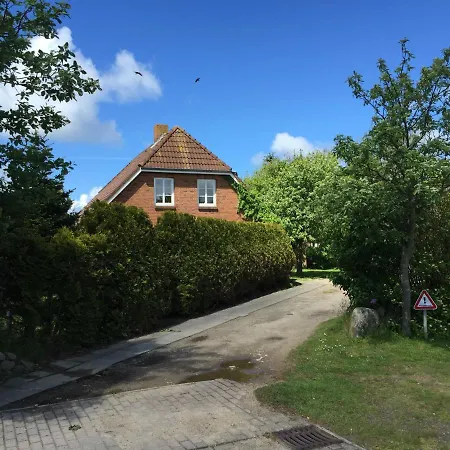 Ellen, Eg Whg Daire Utersum