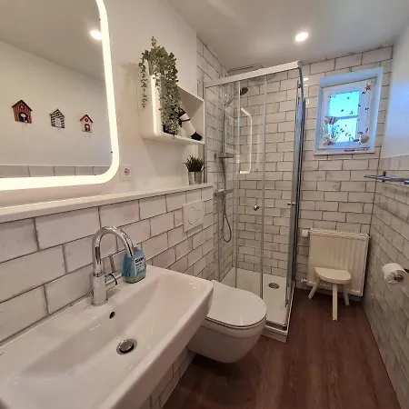 Ellen, Eg Whg Daire Utersum